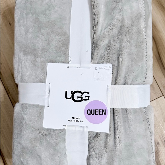 UGG Other - UGG Queen Soft Gray Blanket